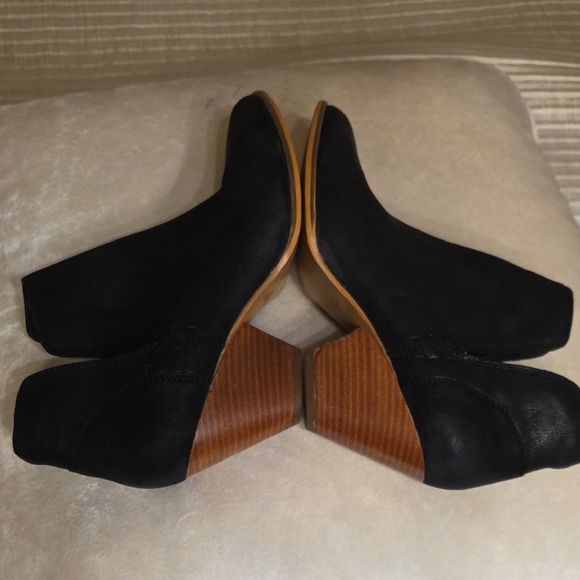 Frye Black Leather Ankle Booties with Wooden Heel - Picture 8 of 16